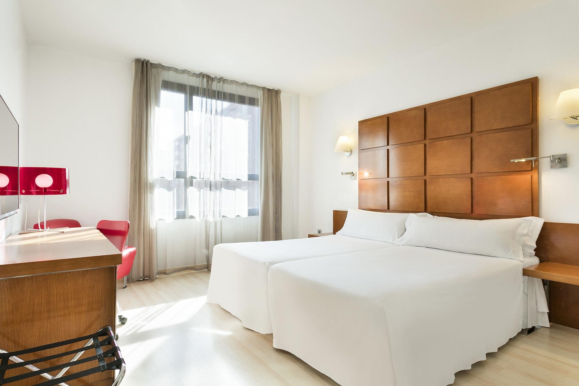 Hotel Zentral Ave Сарагоса Екстериор снимка