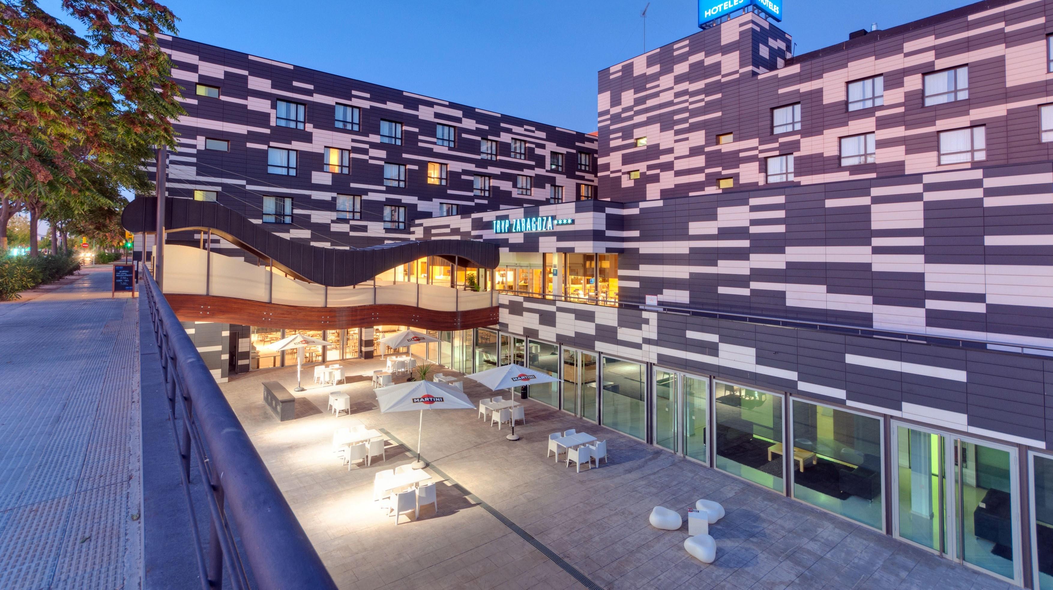 Hotel Zentral Ave Сарагоса Екстериор снимка