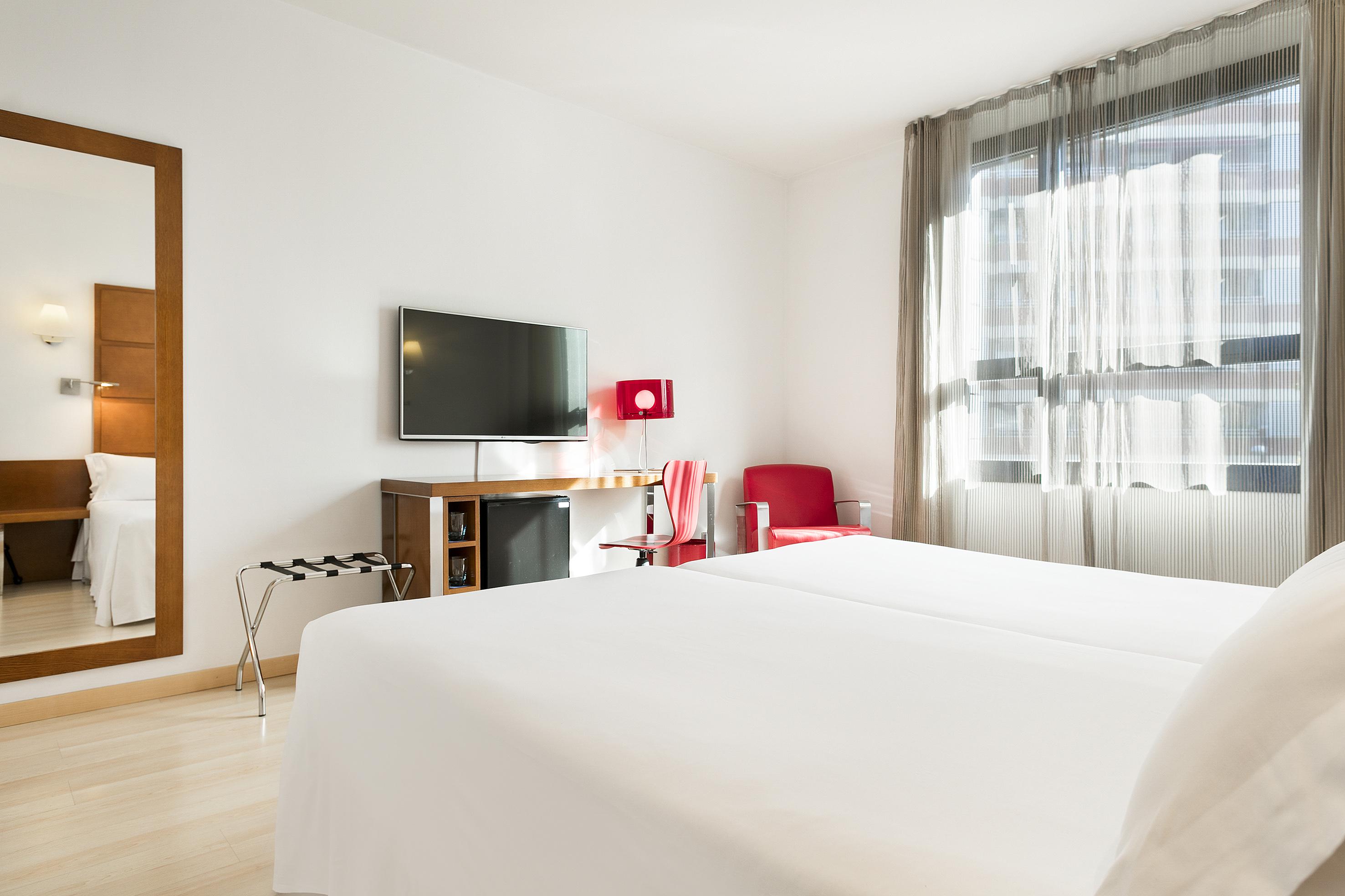 Hotel Zentral Ave Сарагоса Екстериор снимка