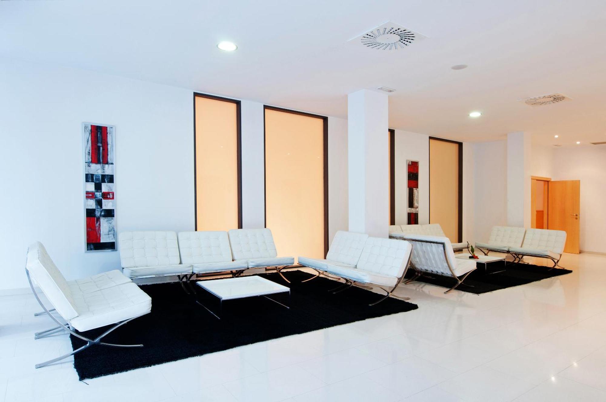 Hotel Zentral Ave Сарагоса Екстериор снимка