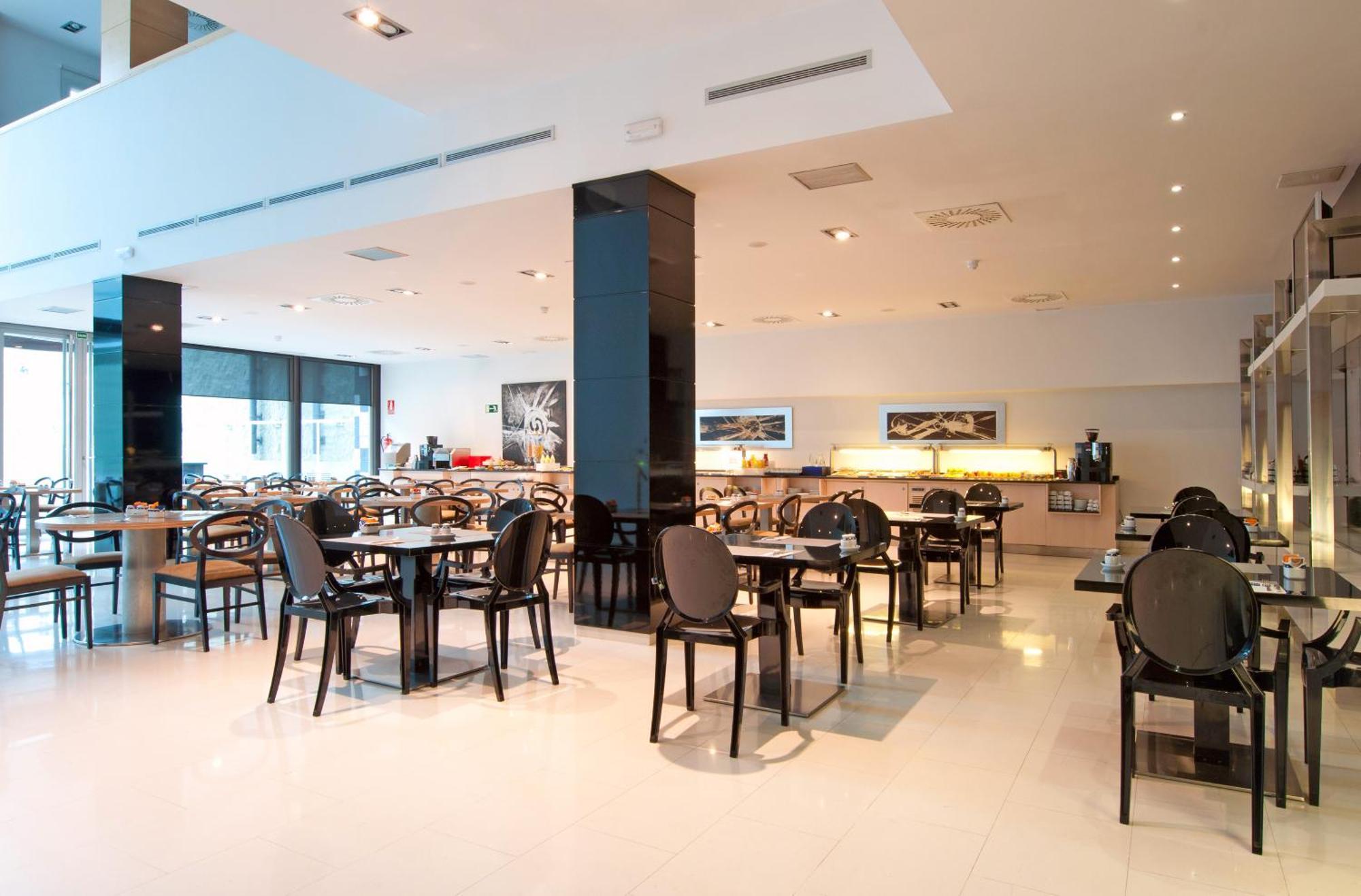 Hotel Zentral Ave Сарагоса Екстериор снимка