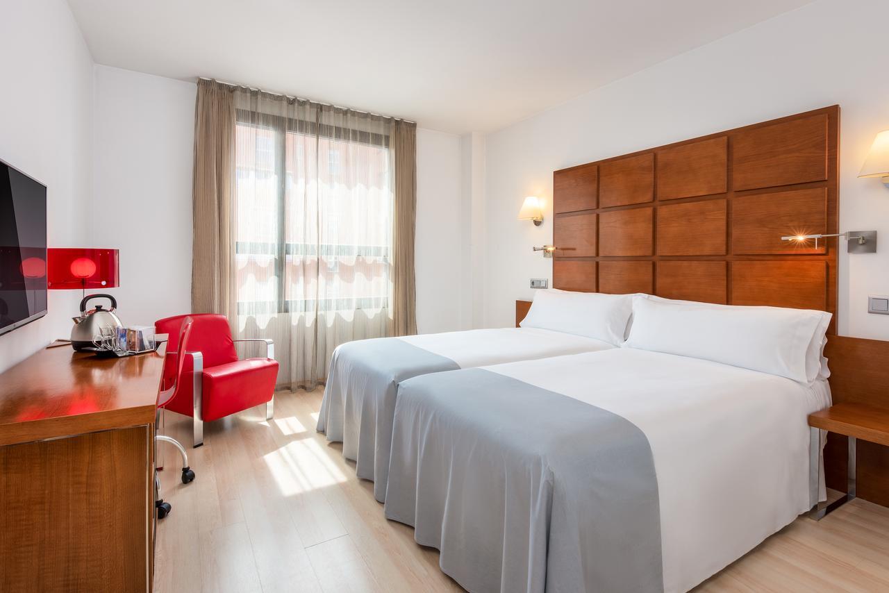 Hotel Zentral Ave Сарагоса Екстериор снимка