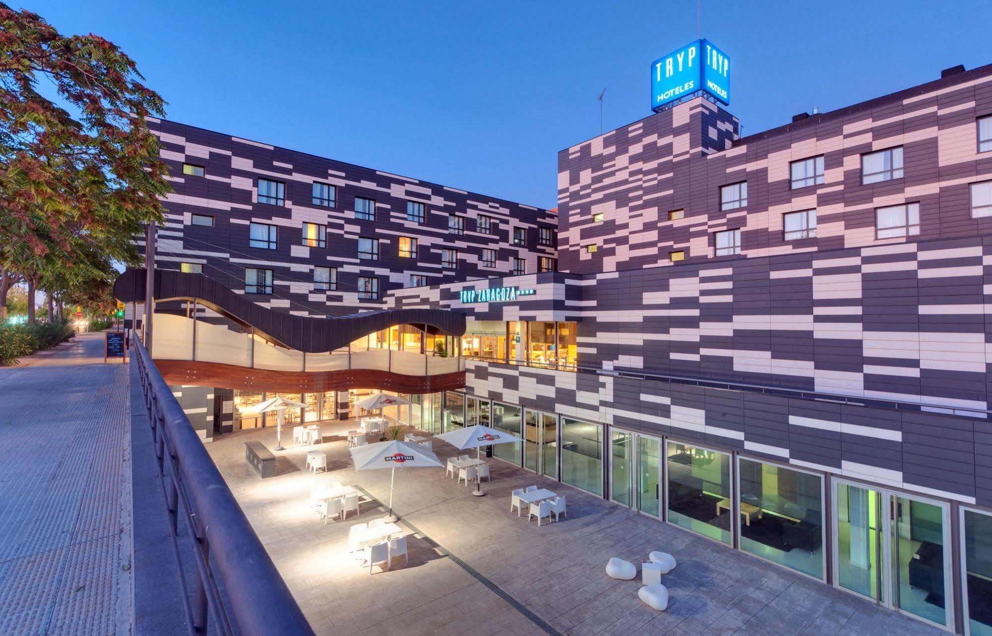 Hotel Zentral Ave Сарагоса Екстериор снимка